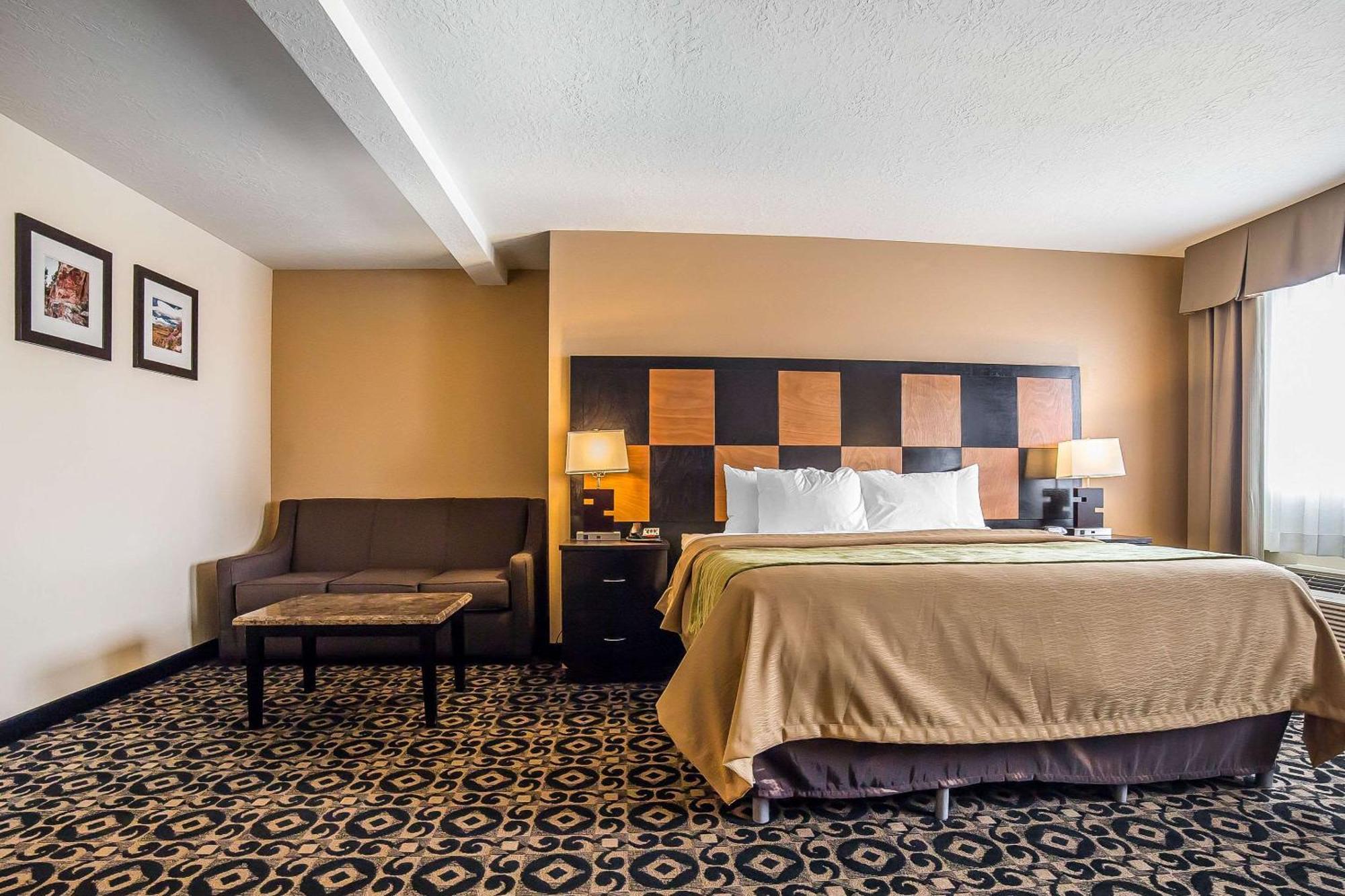 Comfort Inn Ballard-Roosevelt Exterior photo