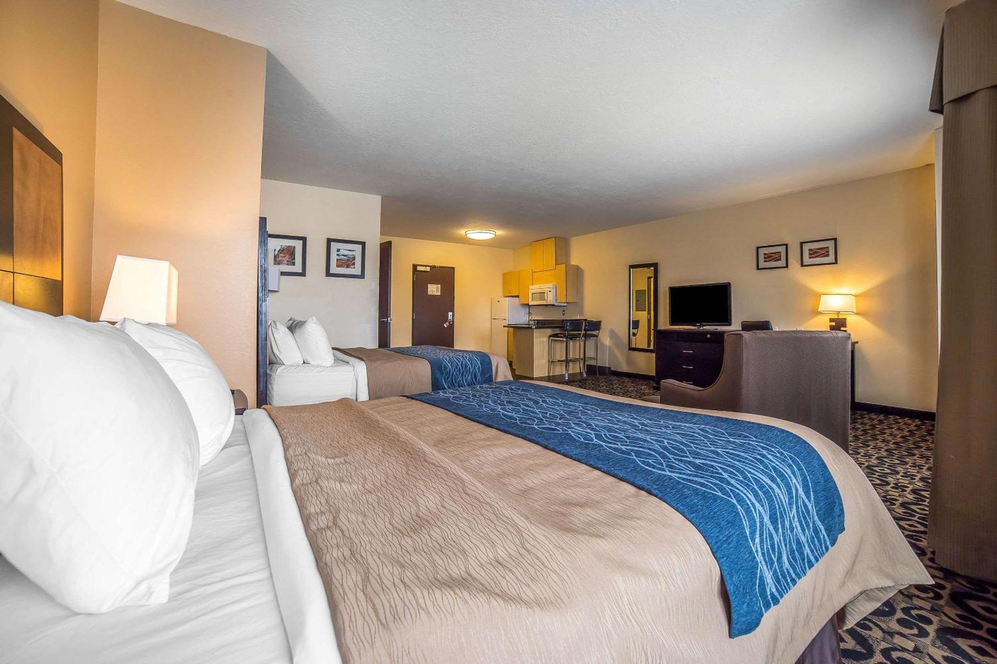Comfort Inn Ballard-Roosevelt Exterior photo