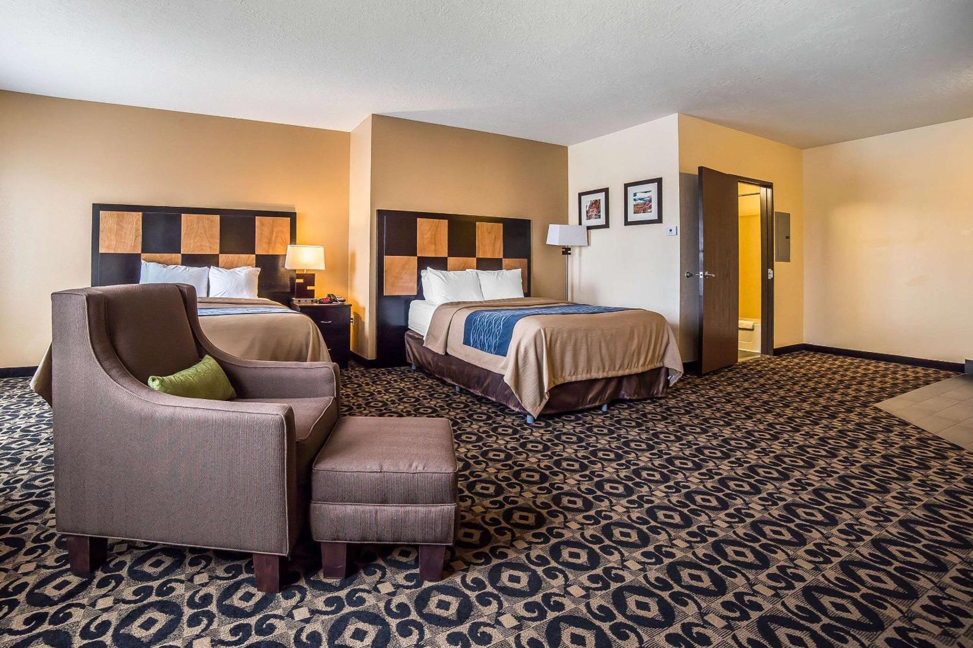 Comfort Inn Ballard-Roosevelt Exterior photo