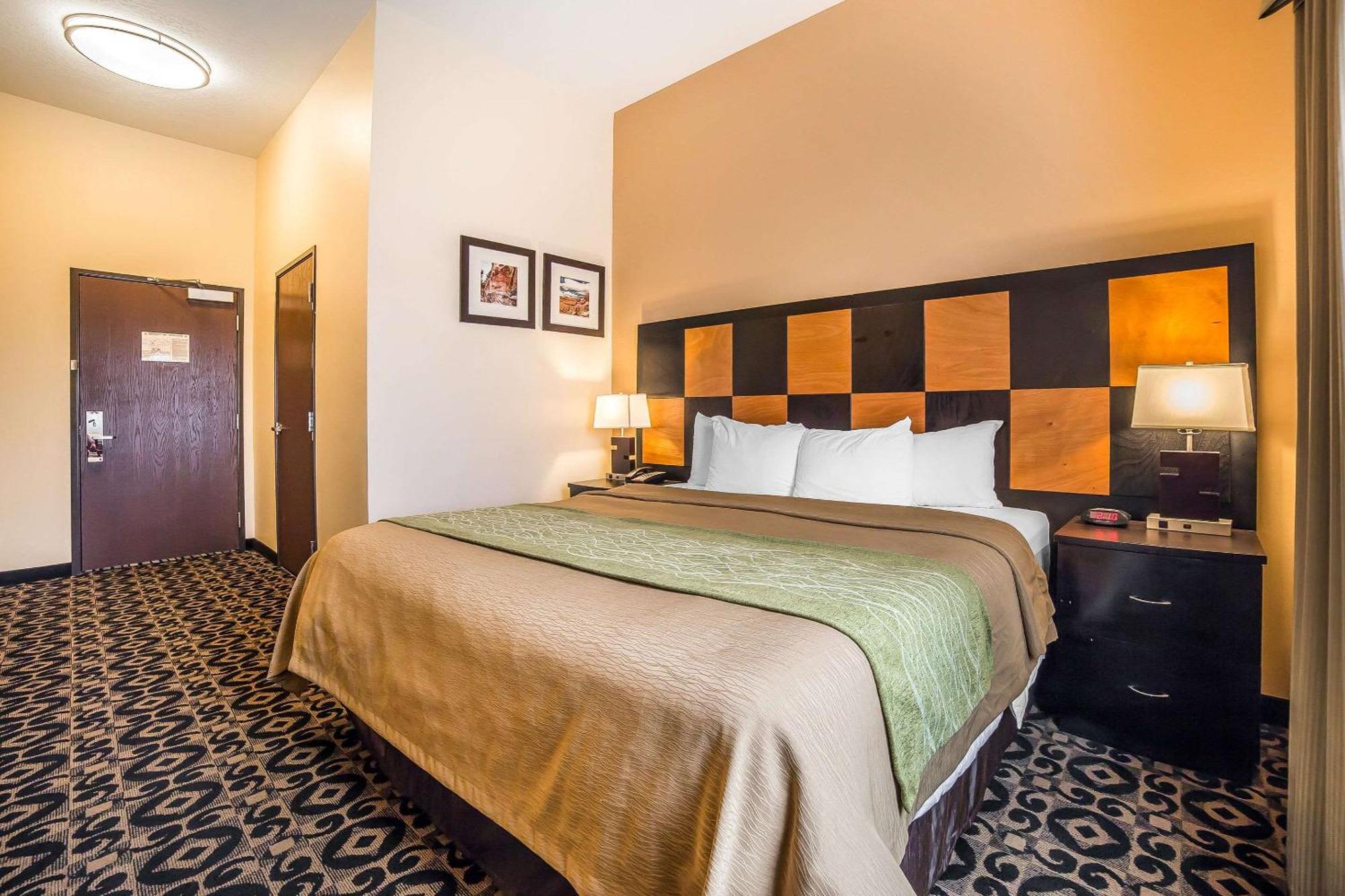 Comfort Inn Ballard-Roosevelt Exterior photo
