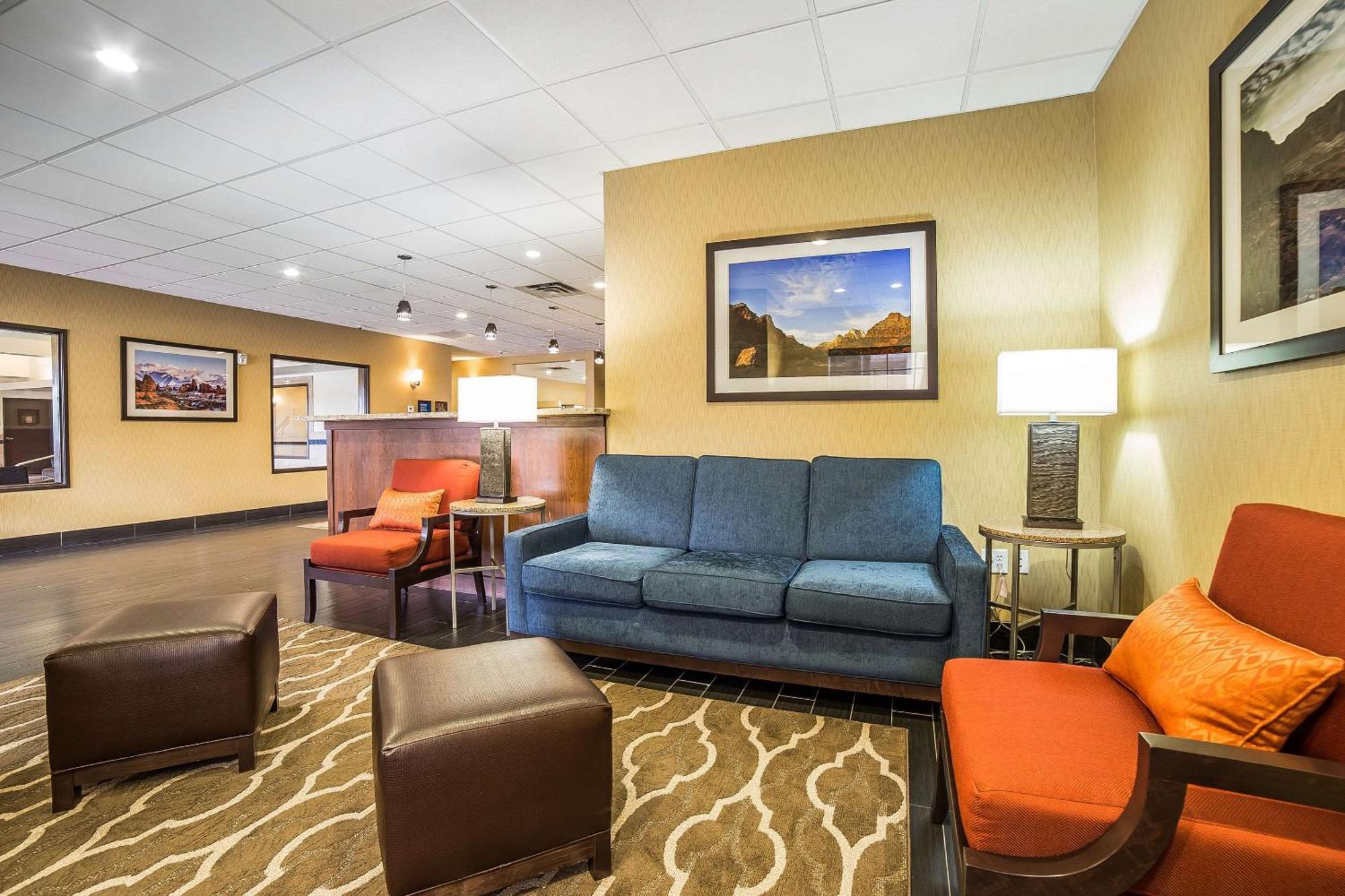 Comfort Inn Ballard-Roosevelt Exterior photo